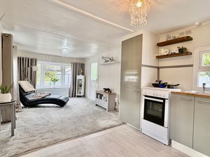 Kitchen/Diner/Lounge- click for photo gallery